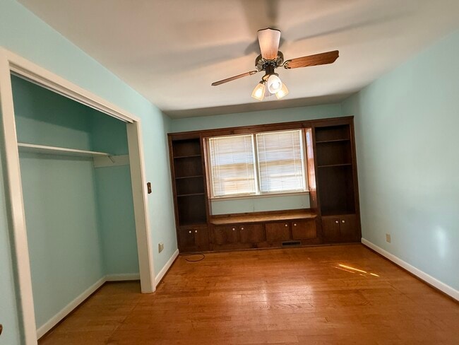 Building Photo - 106 Hawthorne Dr