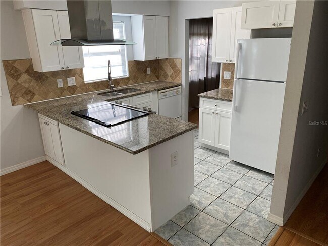 Building Photo - 661 Murphy Rd