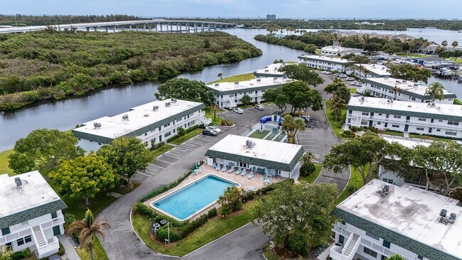 Foto del edificio - 2800 Indian River Blvd