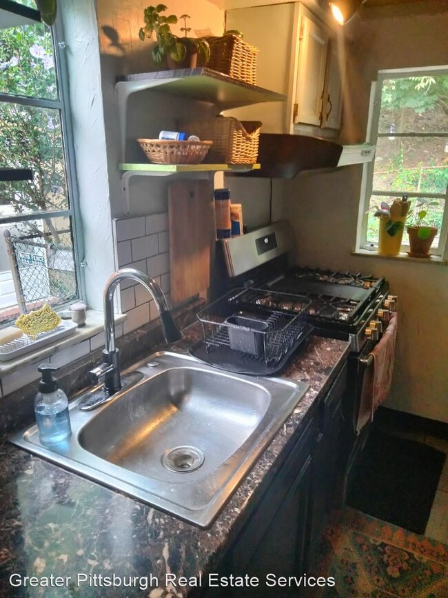 Building Photo - 2 br, 1 bath House - 4362 Coleridge St.