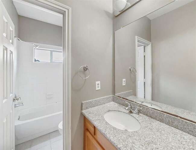 Foto del edificio - 3703 Ashford Villa Ln