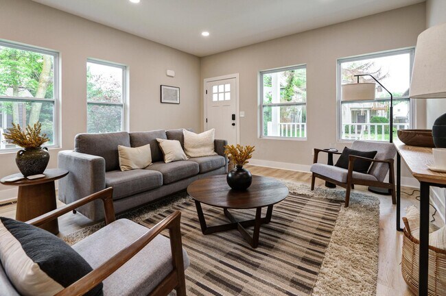 Foto del edificio - 2589 Dayton Ave