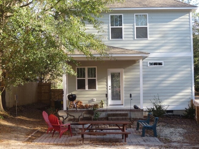 Foto del edificio - 330 N Leak St