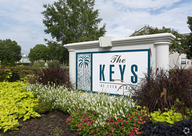 Sign - The Keys at 17th Street