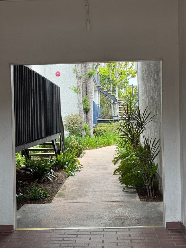 Building Photo - Remodeled 2 Bed, 2 Bath Condo in Quiet Gated Lomita Community