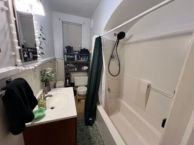 Foto del edificio - 2128-2130 E 2nd St