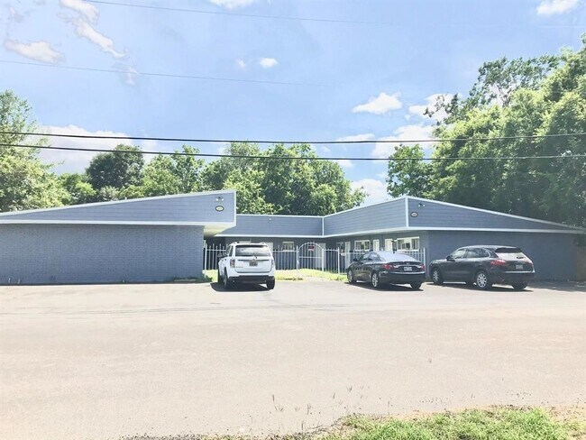 Foto del edificio - 3406 Daphne St