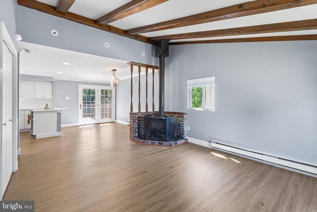 Foto del edificio - 343 Sugartown Rd