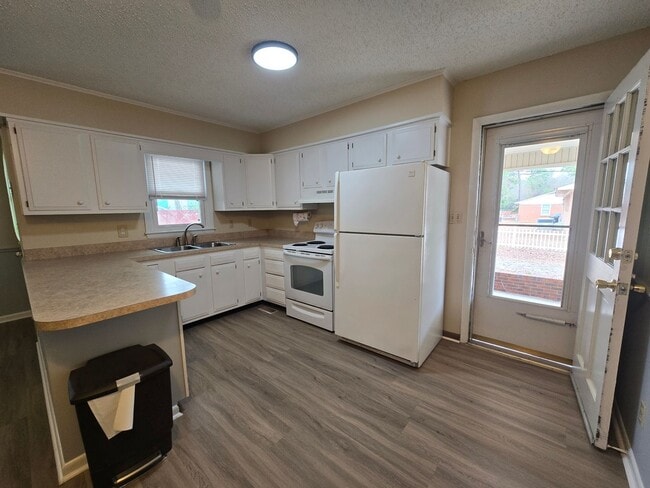 Building Photo - 2604 Geneva Ct