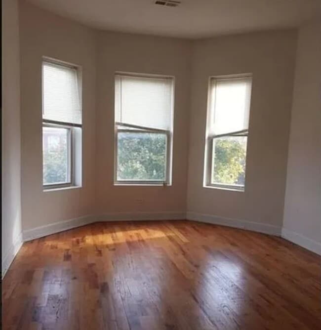 Foto del edificio - 6130 S Prairie Ave