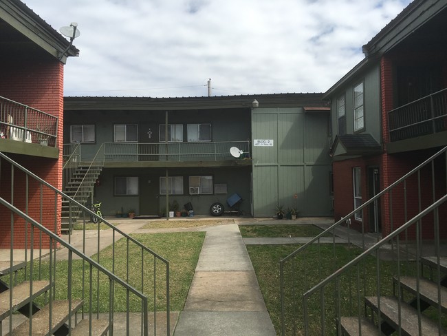 Building Photo - South Apartments