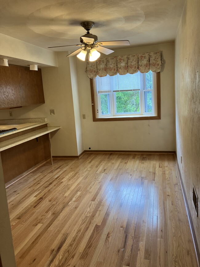 Dining Room - 1281 Lakewood Ave