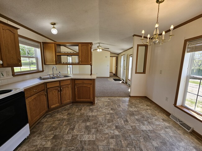 Building Photo - 4 Irene Ave