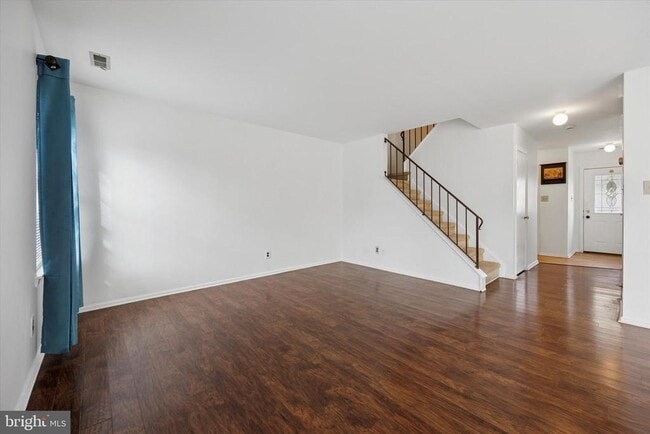Building Photo - 188 S Hill Dr