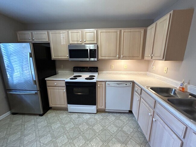Building Photo - South AVL - Newly Renovated 2-Bedroom Condo