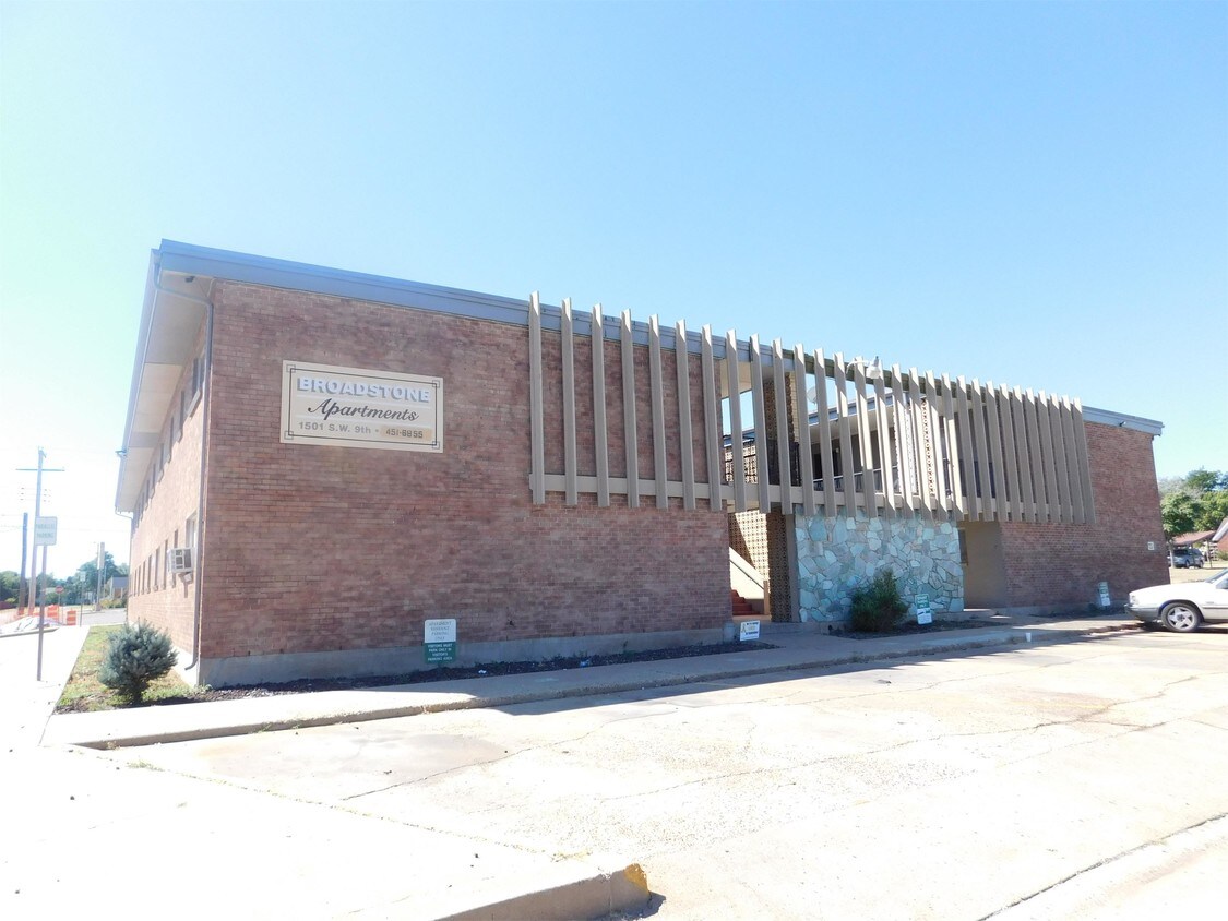 Primary Photo - 1501 SW 9th Ave