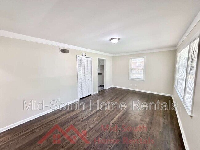 Building Photo - 3284 Parham St