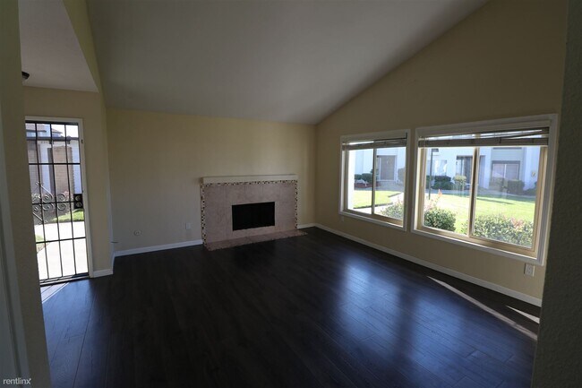 Foto del edificio - 2 br, 1 bath Condo - 762 Picador Boulevard