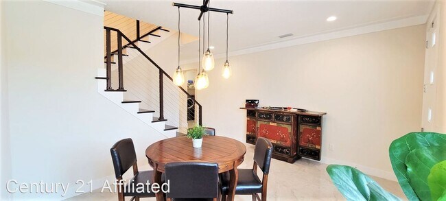 Foto del edificio - 4 br, 2.5 bath House - 4421 W. Richardson Ave