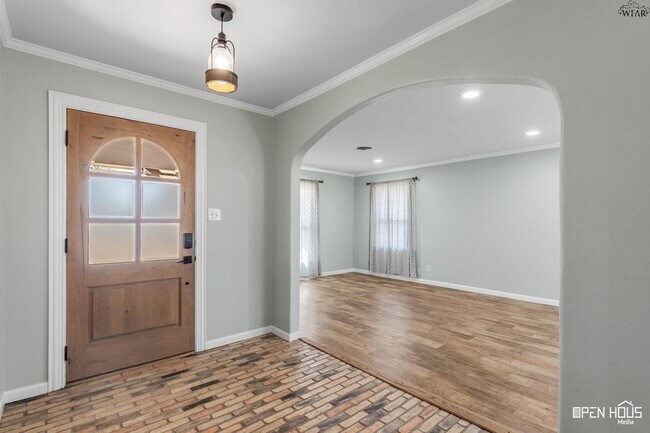 Building Photo - 3512 Juniper Ln