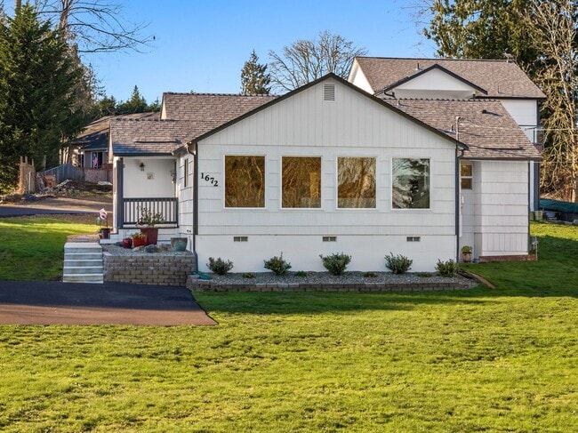 Photo - Waterfront Living! House