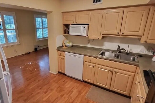 Foto del edificio - 2043 Denmark St