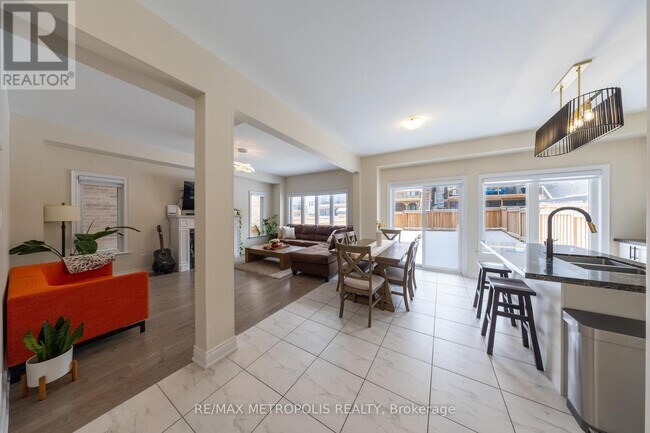 Photo du bâtiment - 91 Kennedy Blvd