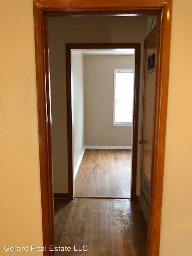 Building Photo - 2 br, 1 bath House - 610 Westview