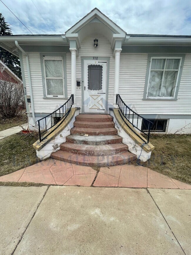 Foto del edificio - Basement Studio Apartment