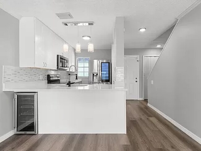 Foyer/Breakfast Bar - 3909 Church Arbor Ave