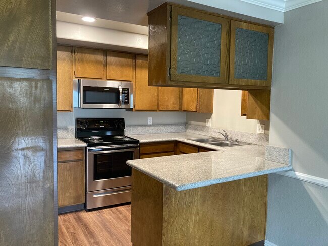 Similar Unit Kitchen Layout - 108 Hidalgo N Ave