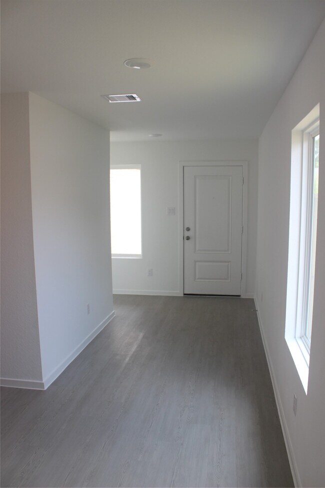 Foto del edificio - 3128 Twisted Myrtle Dr