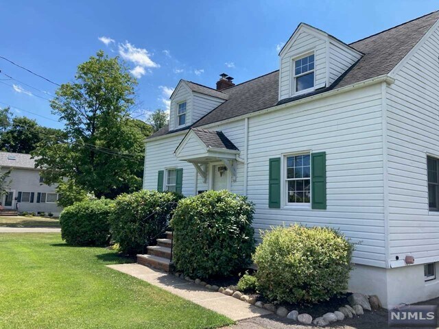 Foto del edificio - 215 Hillside Ave