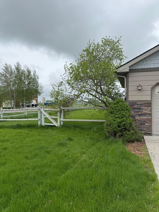 Building Photo - Single Family Home for Rent in Bozeman! Ov...