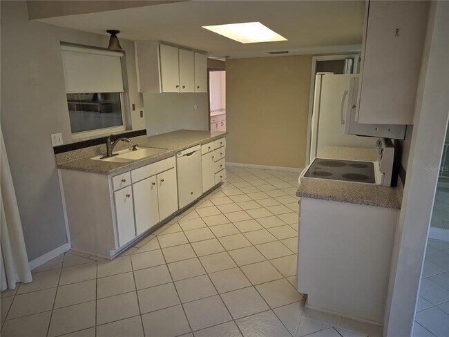 Foto del edificio - 9802 Riverview Dr