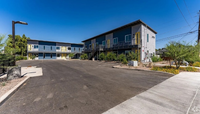Building Photo - 2950 N 29th Pl