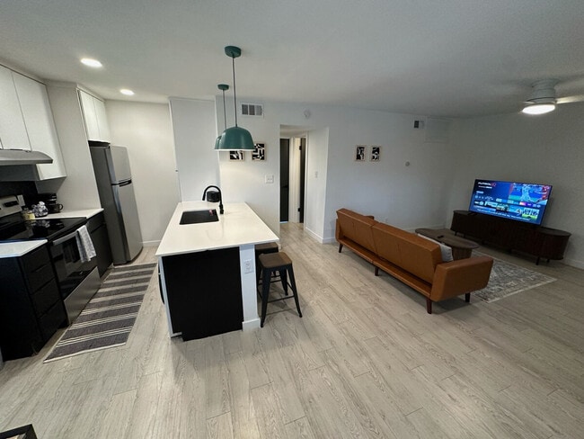 Foto del edificio - 1317 Newning Ave