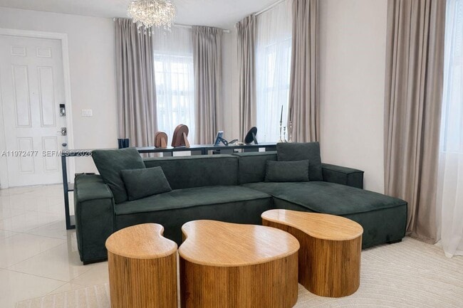 Foto del edificio - 829 NE 191st St