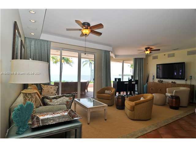 Building Photo - 15312 Fisher Island Dr