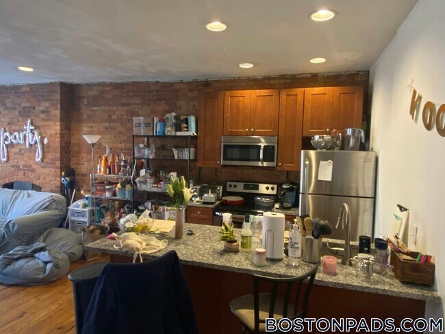 Building Photo - 610 Columbus Ave