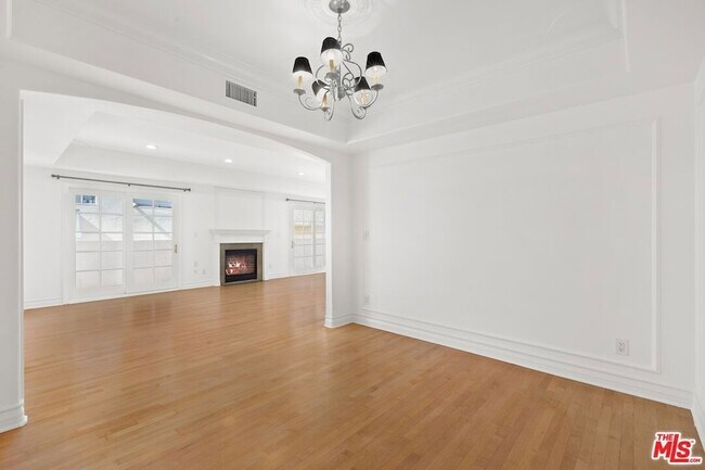 Foto del edificio - 11723 Mayfield Ave