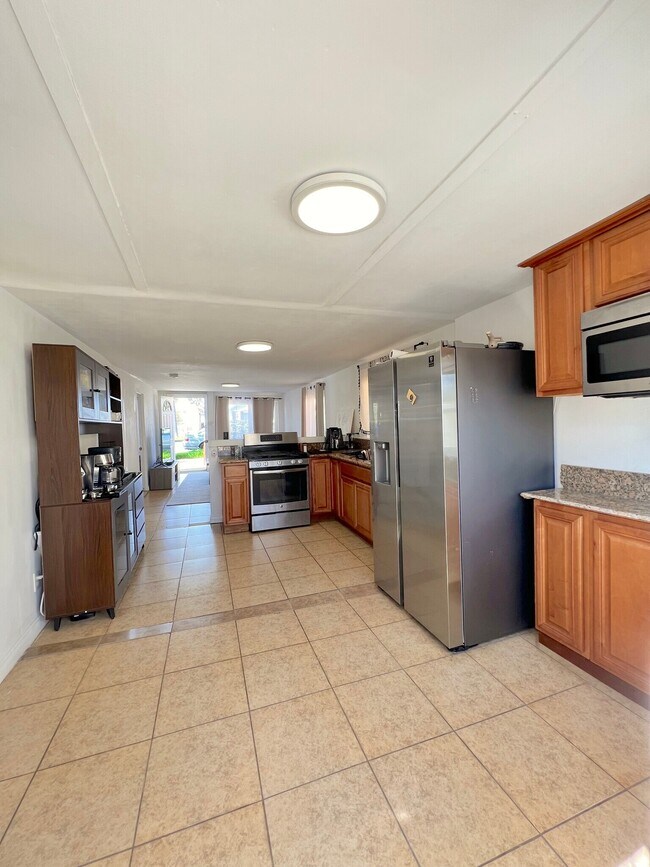 Foto del edificio - 3687 Cherokee Ave