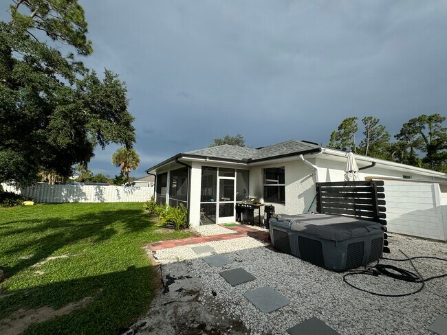 Building Photo - 1786 Norvell Ave