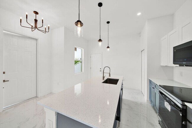 Building Photo - 4766 Nelson Dr