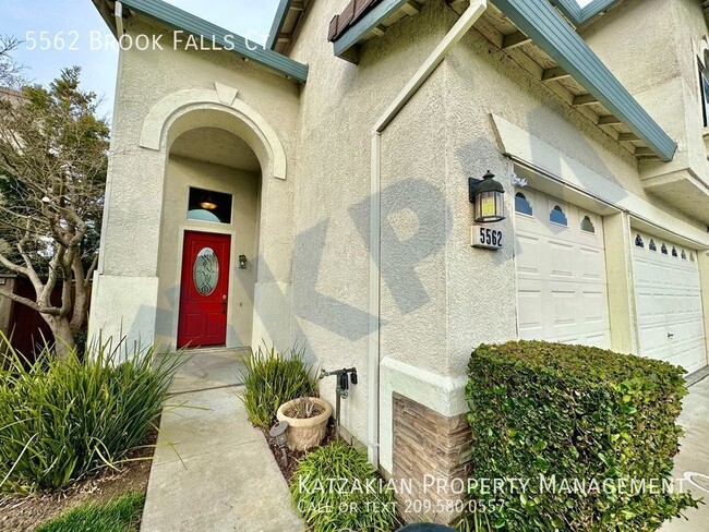 Building Photo - Gated 3-Bedroom, 2.5-Bath, 2-Story Brooksi...