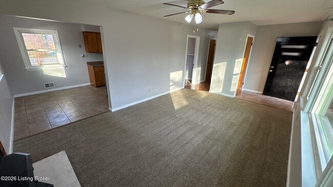 Building Photo - 6001 Applegate Ln