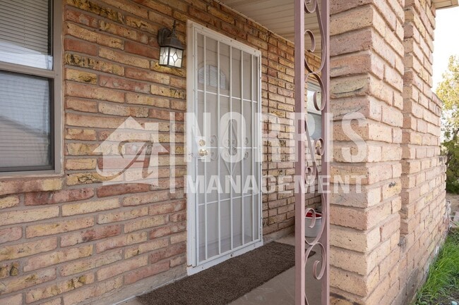 Building Photo - NO HOA, Brick Home and Located in Arizona ...