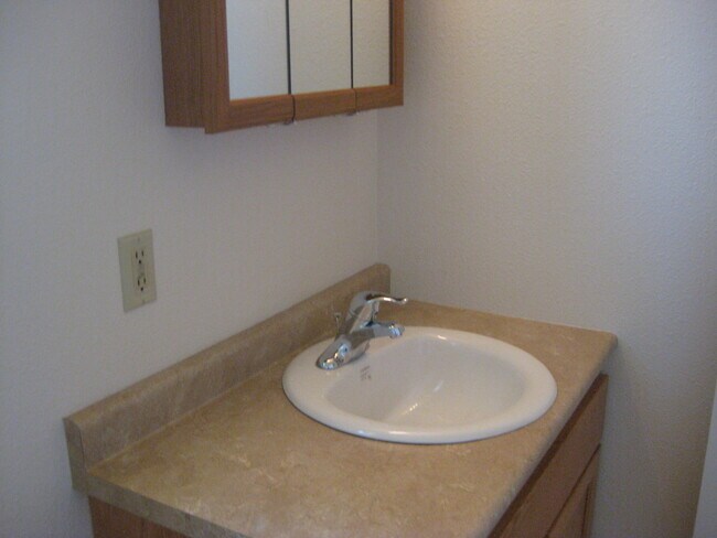 Foto del edificio - Three Bedroom Town House Style Condo