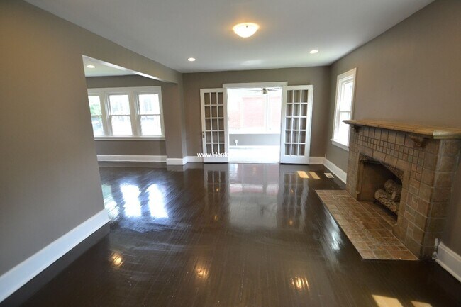 Building Photo - 4 Bed 3 Bath home in North Avondale