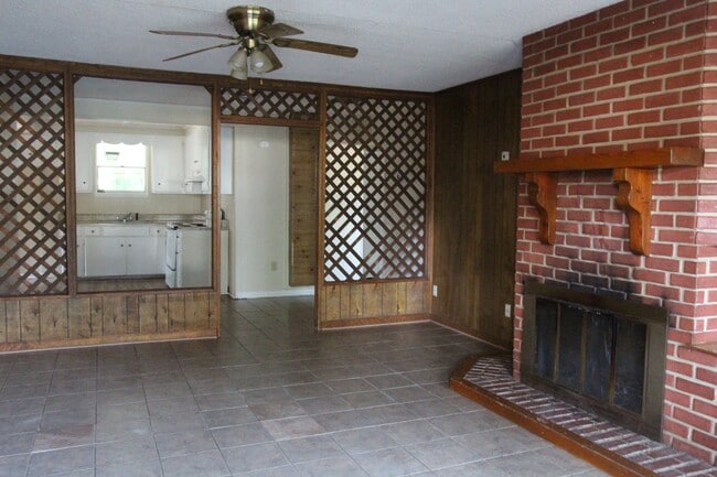 Foto del edificio - 2906 Rosebriar Ave